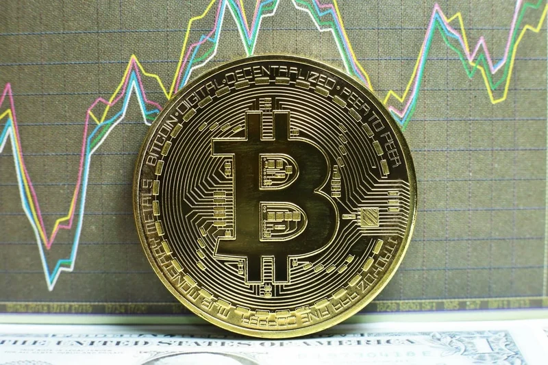 Bitcoin Price: Teetering on the Brink? – What We Know and Why You Should Care